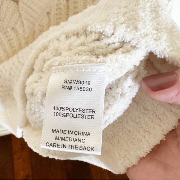 Love Tree Women’s Cream Chenille Chunky Knit V Neck Pullover Sweater Size Medium - Picture 3 of 7